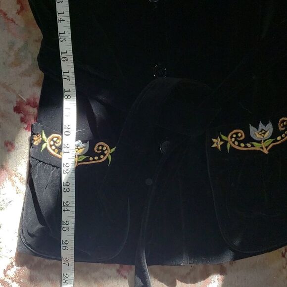 Maximum Imports Velvety Soft Black Embroidered Floral Pants & Jacket Set - Picture 15 of 16